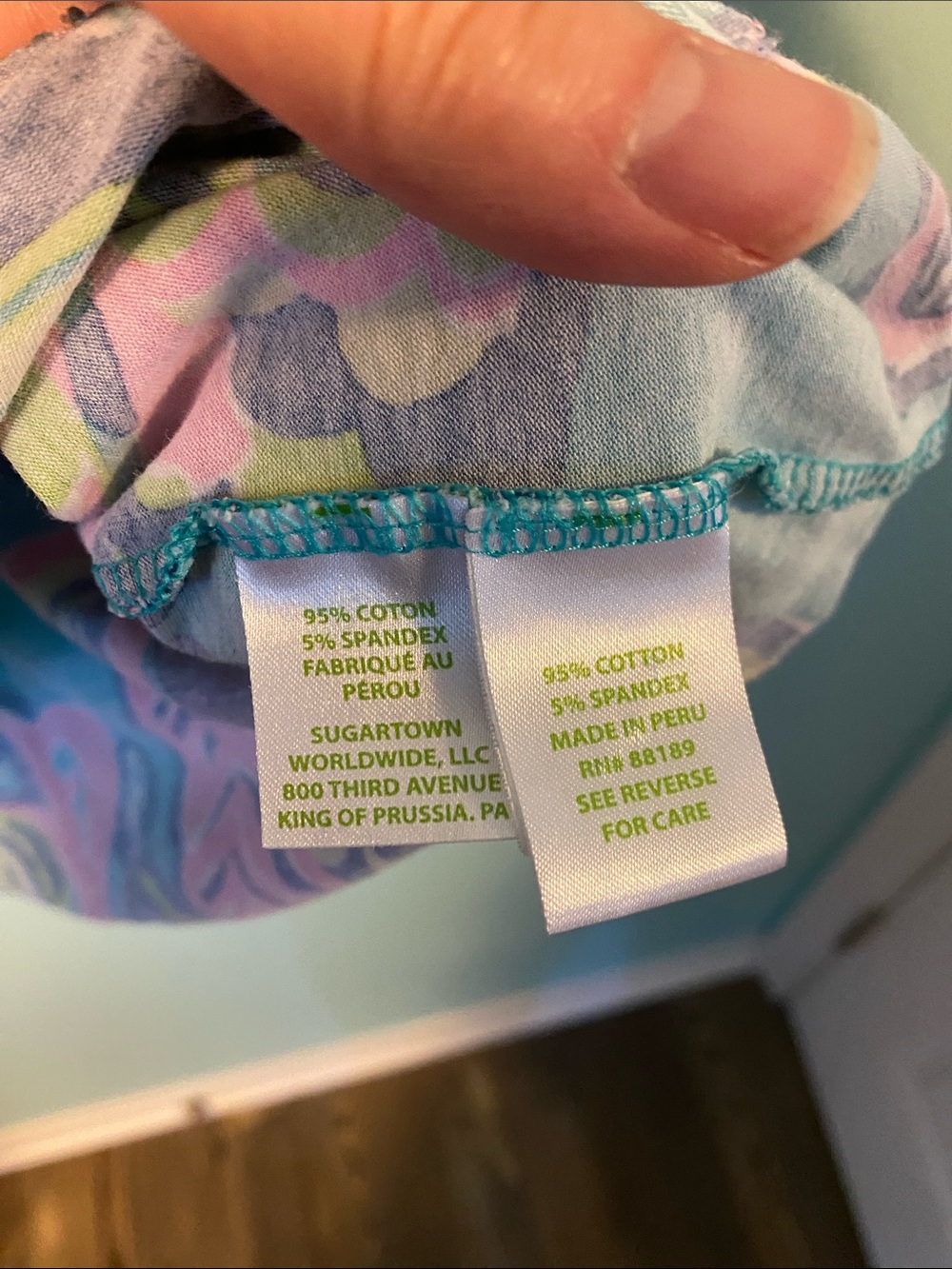 Lilly Pulitzer Vibrant Tropical Print V-Neck Top - Teal & Pink & Lime - size XL - Picture 6 of 6